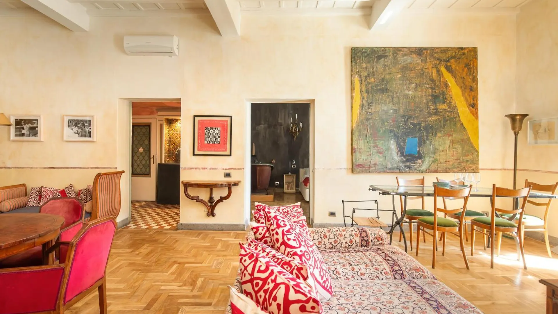 Farnese Designer Loft By Romeloft Apartment