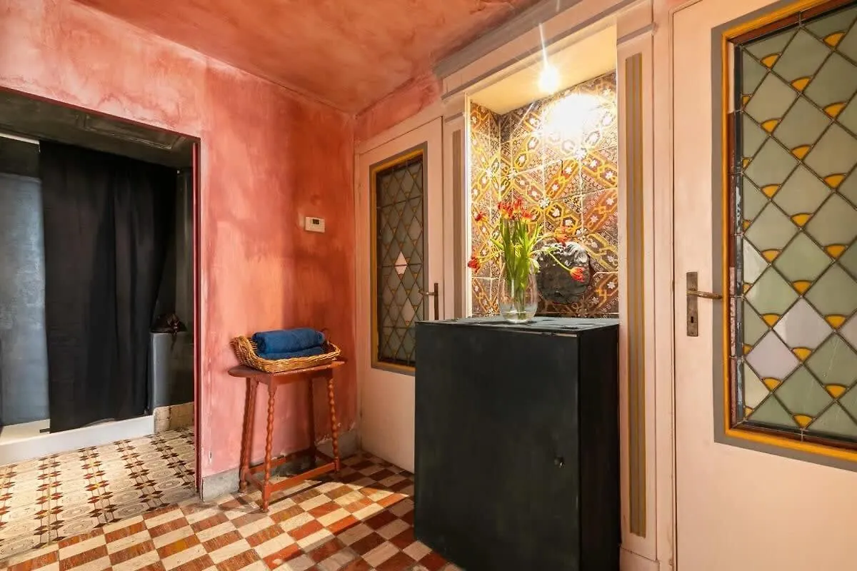 Farnese Designer Loft By Romeloft Apartment